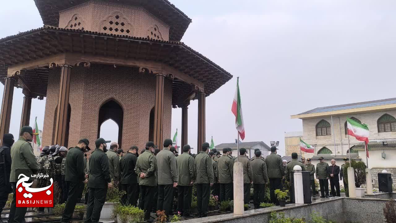 ادای احترام  به مقام روحانی شهید میرزاکوچک خان جنگی در رشت