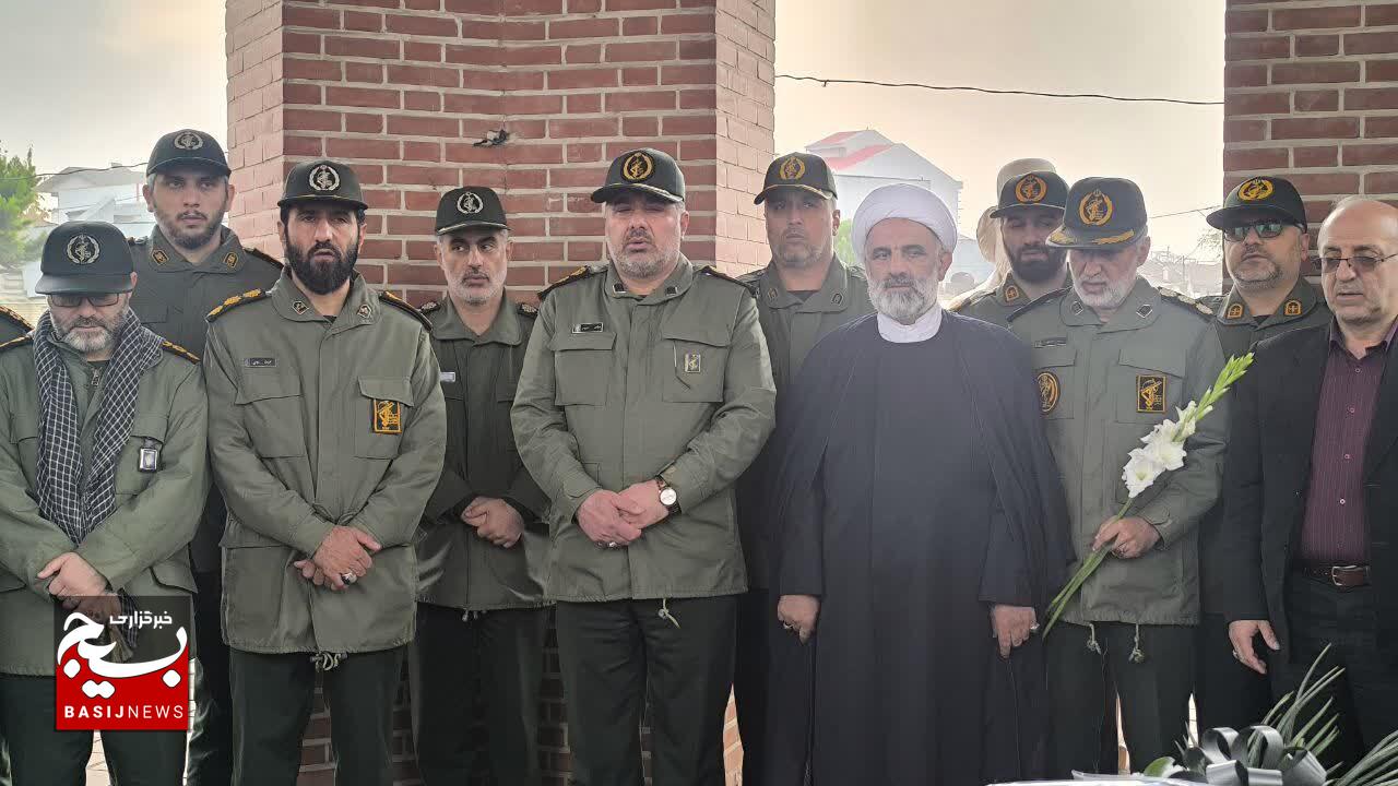 ادای احترام  به مقام روحانی شهید میرزاکوچک خان جنگی در رشت