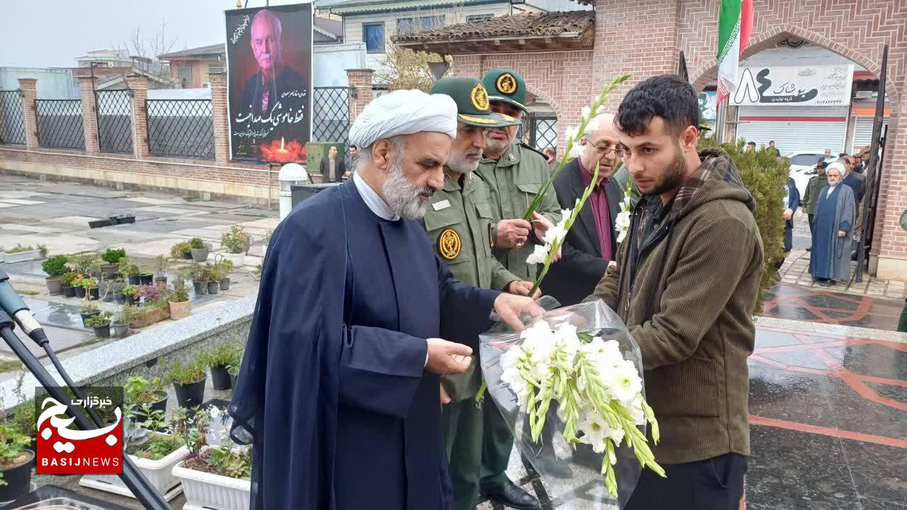 ادای احترام  به مقام روحانی شهید میرزاکوچک خان جنگی در رشت