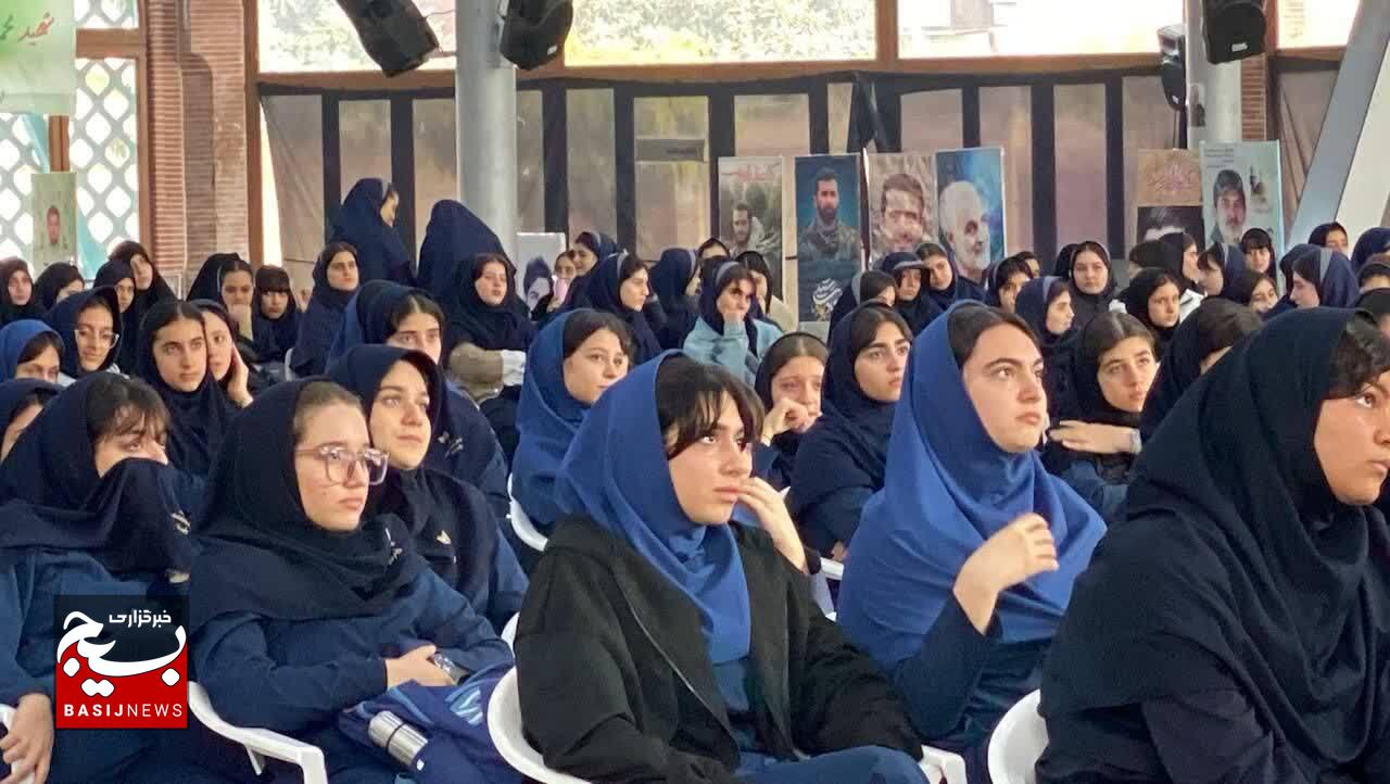برگزاری اردوی آمادگی دفاعی دانش‌آموزان دختر در مزار شهدای رشت  