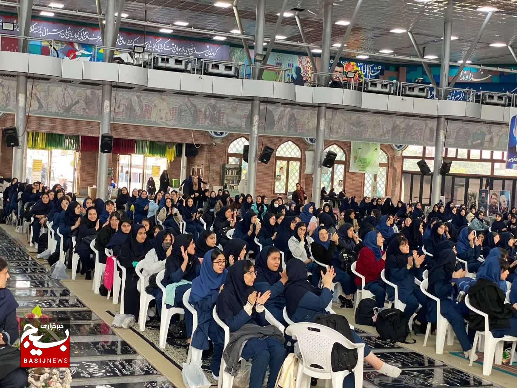 برگزاری اردوی آمادگی دفاعی دانش‌آموزان دختر در مزار شهدای رشت  