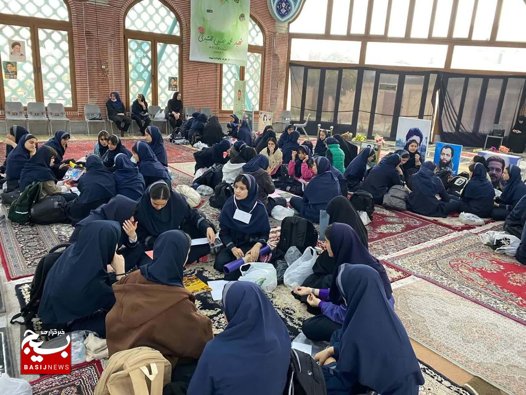 برگزاری اردوی آمادگی دفاعی دانش‌آموزان دختر در مزار شهدای رشت  