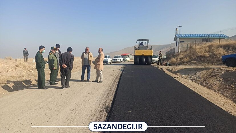 راه روستایی بین مزارع روستاهای علیار و بایرام کندی نقده آسفالت می شود