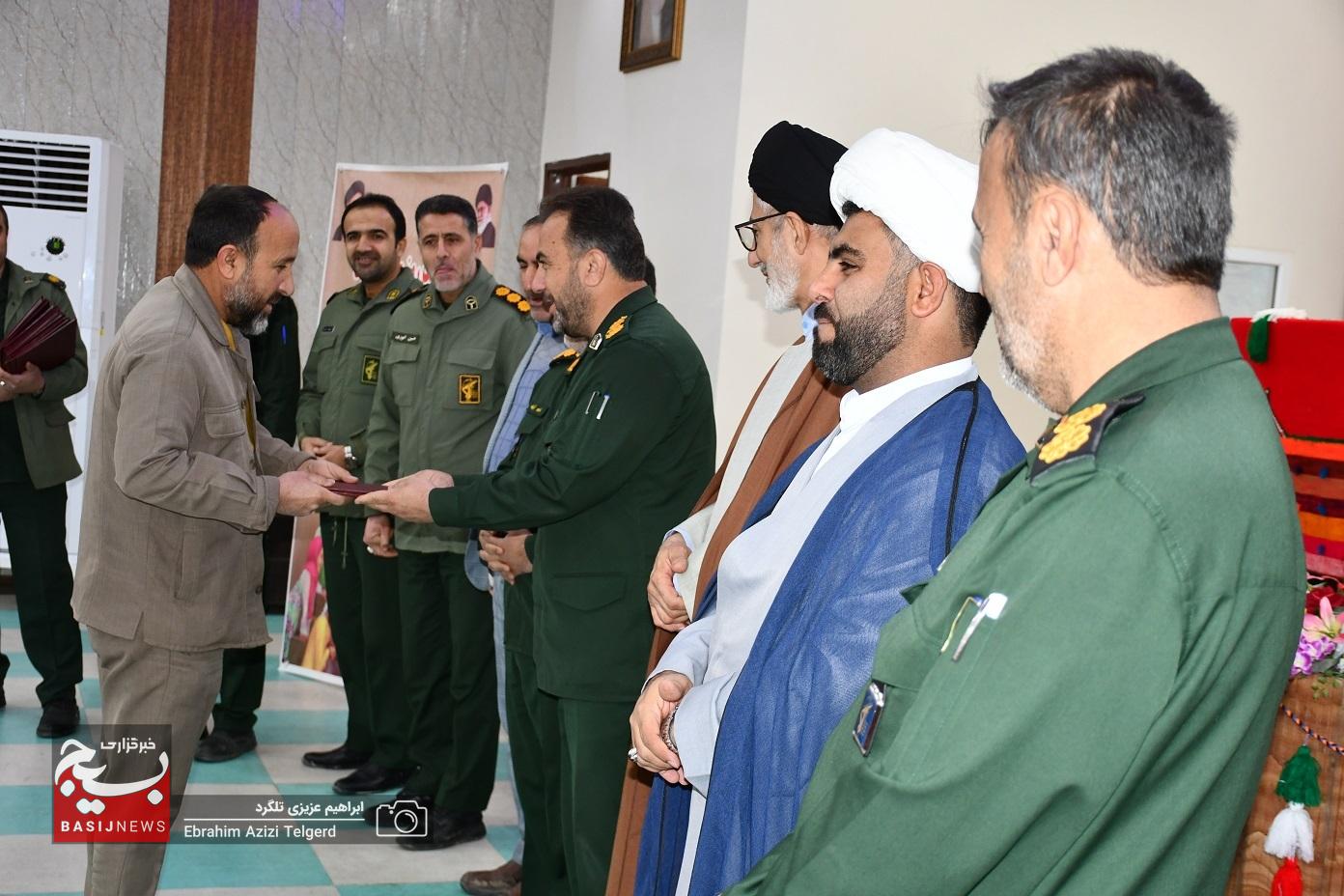 تجلیل از خانواده های پیشگام در ازدواج آسان و فرزند آوری در سپاه فتح تجلیل از خانواده های پیشگام در ازدواج آسان و فرزند آوری در سپاه فتح