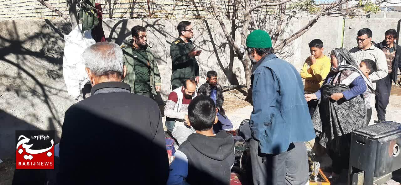 خدمات رایگان اصناف بسیجی در روستای سلطانآباد خدمات رایگان اصناف بسیجی در روستای سلطانآباد
