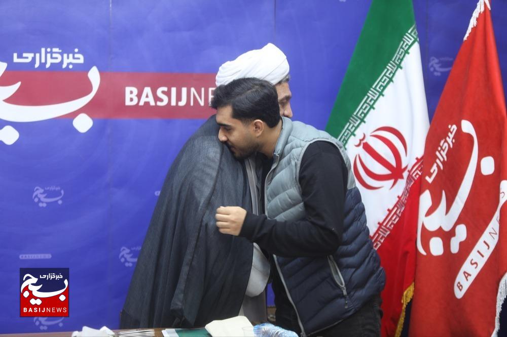حضور حجت‌الاسلام والمسلمین رضایی در خبرگزاری بسیج و تقدیر از دست‌اندرکاران این مجموعه به سبب موفقیت در سومین رویداد جایزه ملی جوانی جمعیت