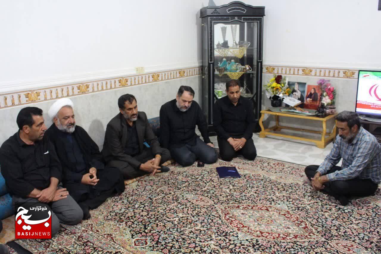 دیدار مدیر سازمان بسیج فرهنگیان با خانواده شهیده فاطمه طاهری فرد+تصاویر