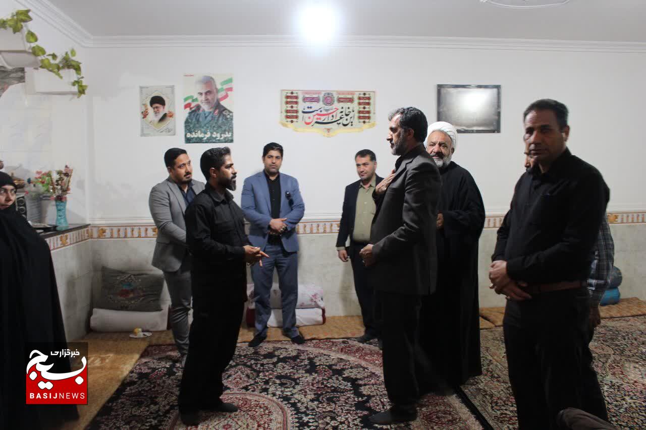 دیدار مدیر سازمان بسیج فرهنگیان با خانواده شهیده فاطمه طاهری فرد+تصاویر