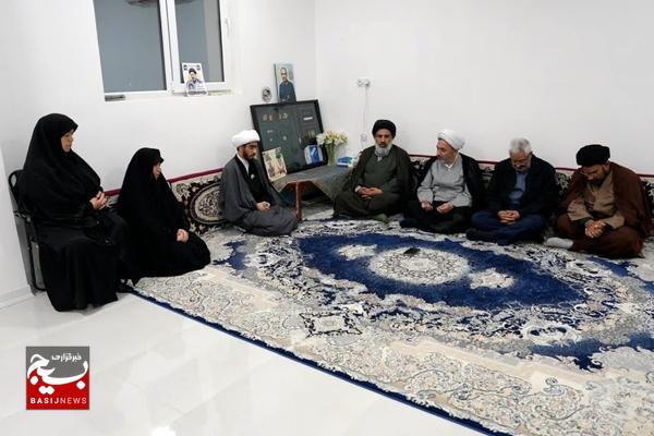 شهید سردار اسماعیل احمدی پاسدار تراز انقلاب اسلامی بود شهید سردار اسماعیل احمدی پاسدار تراز انقلاب اسلامی بود