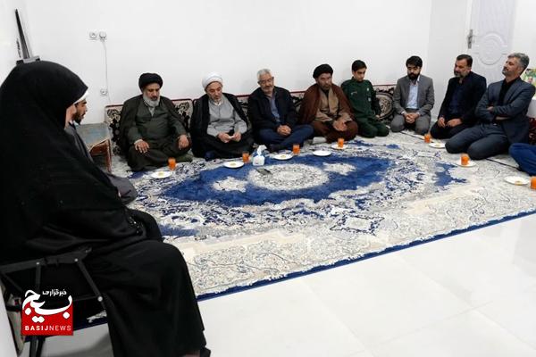 شهید سردار اسماعیل احمدی پاسدار تراز انقلاب اسلامی بود شهید سردار اسماعیل احمدی پاسدار تراز انقلاب اسلامی بود