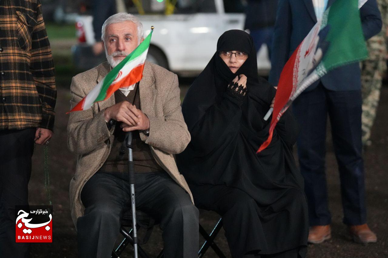 خیابان، تصویر تمام‌قد یک ملت