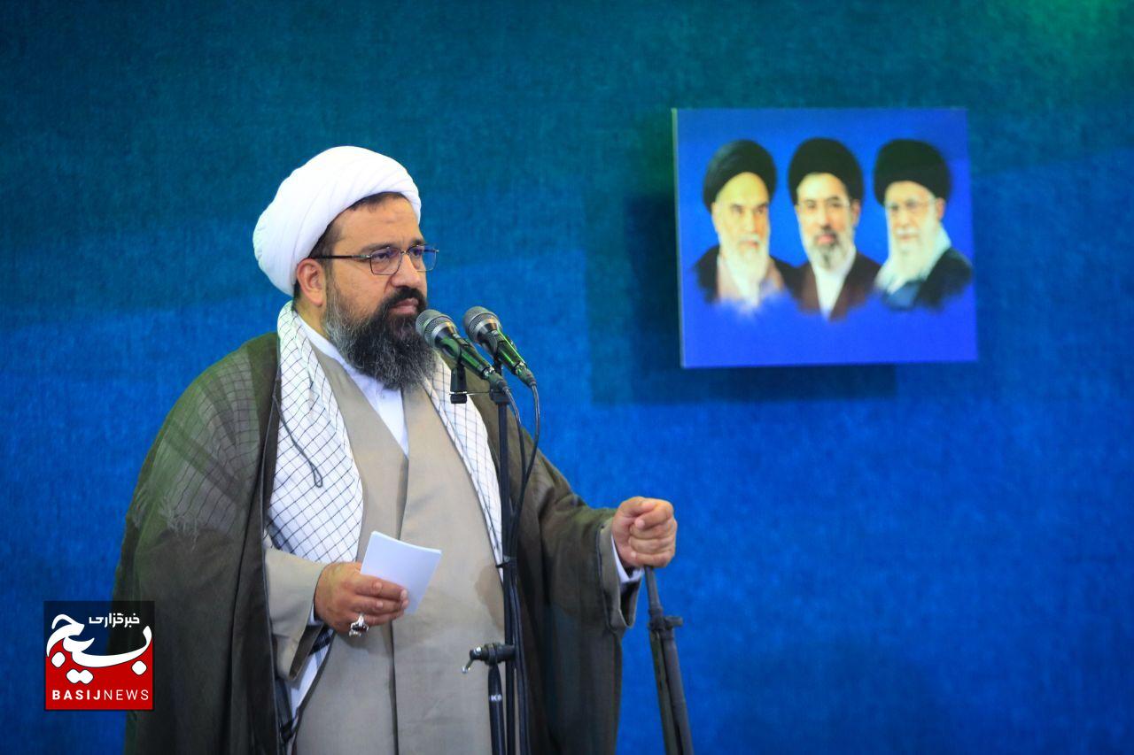 وحدت مسئولان شهرستان چهارباغ، در حادثه اطفاء حریق، نمادی از همدلی ملی بود وحدت مسئولان شهرستان چهارباغ، در حادثه اطفاء حریق، نمادی از همدلی ملی بود