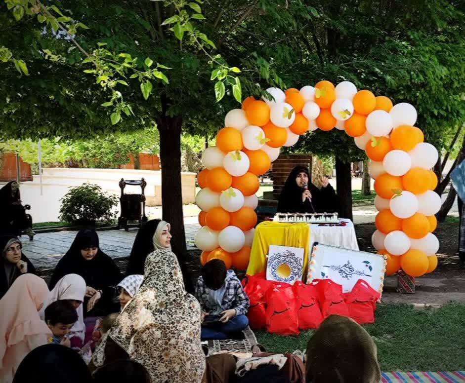 آیین تجلیل از پایداری و دانایی ویژه معلمان خانواده معزز پاسداران برگزار شد آیین تجلیل از پایداری و دانایی ویژه معلمان خانواده معزز پاسداران برگزار شد