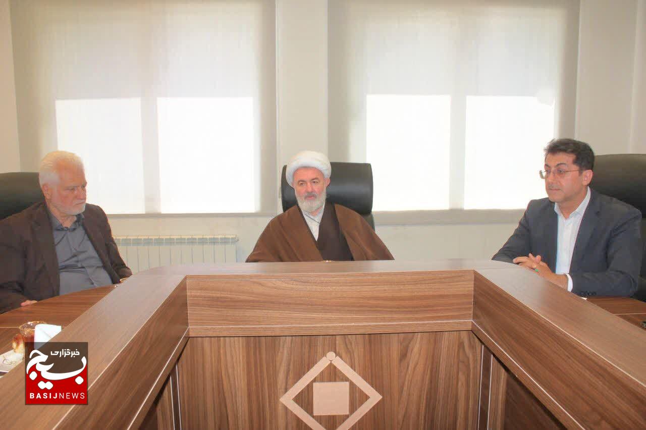 رئیس دانشگاه آزاد شاهرود: ارتباط عملی دانشگاه با صنعت، خلأ بزرگی است که باید پر شود