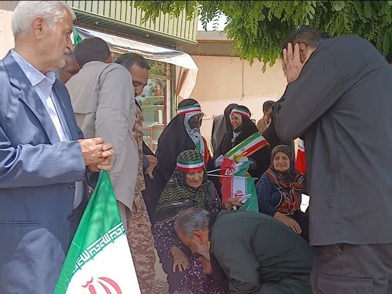 حضور خانواده‌ها در صحنه، نشانه بصیرت و آمادگی برای پاسداری از ارزش‌هاست