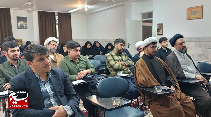 برگزاری نشست بصیرتی و تبیین برنامه‌های سالانه معاونت تعلیم و تربیت سپاه در خمینی‌شهر