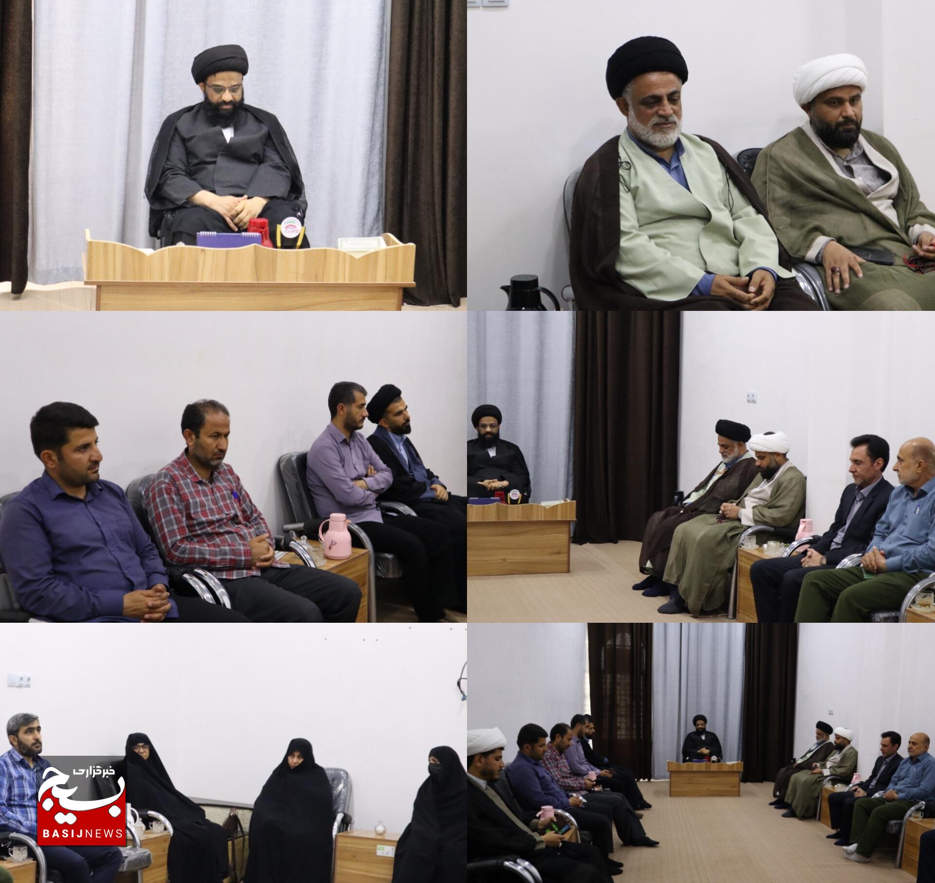 تجلیل از مربیان عقیدتی سیاسی به مناسبت هفته عقیدتی سیاسی در ناحیه ایذه تجلیل از مربیان عقیدتی سیاسی به مناسبت هفته عقیدتی سیاسی در ناحیه ایذه