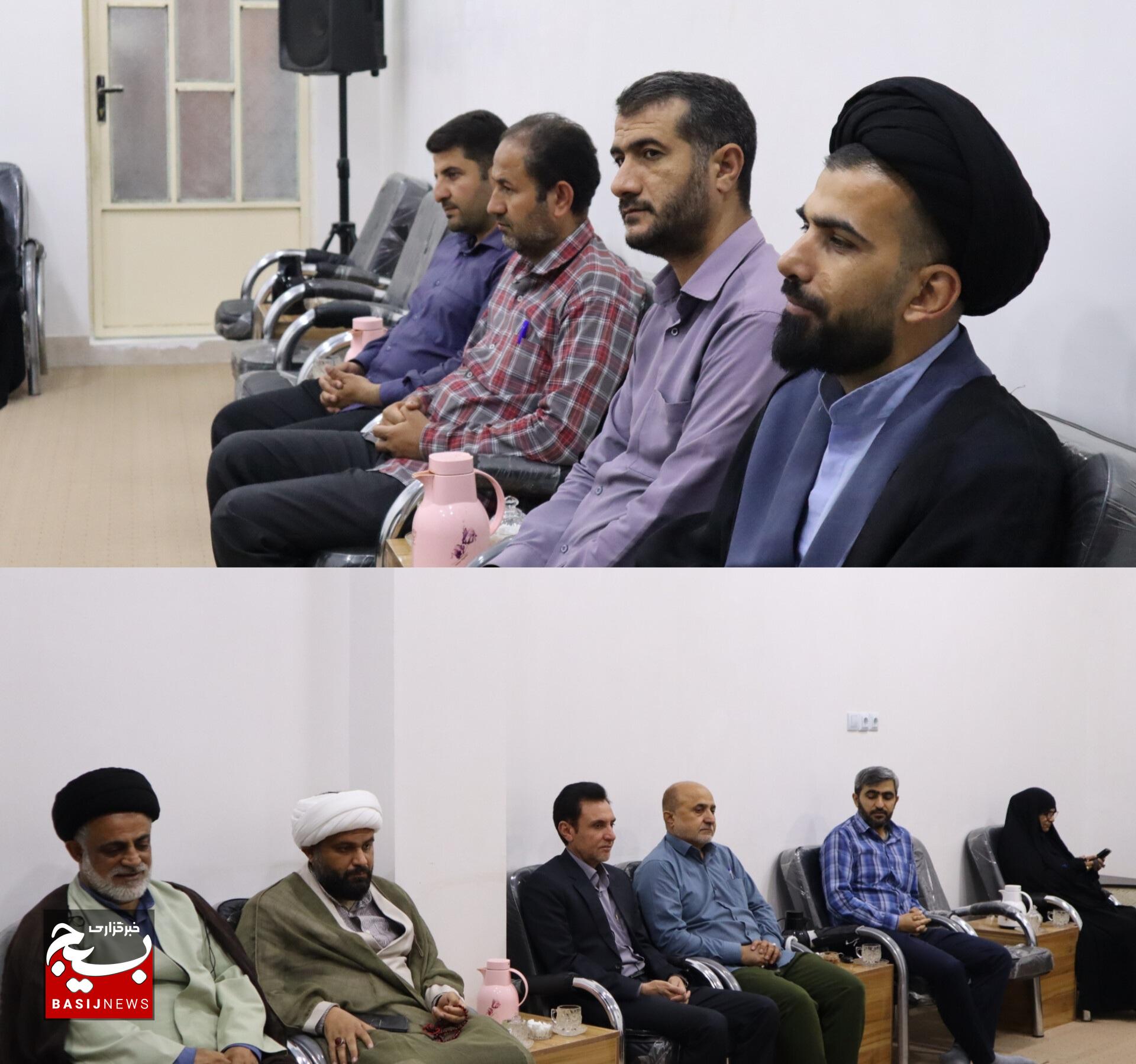 تجلیل از مربیان عقیدتی سیاسی به مناسبت هفته عقیدتی سیاسی در ناحیه ایذه تجلیل از مربیان عقیدتی سیاسی به مناسبت هفته عقیدتی سیاسی در ناحیه ایذه