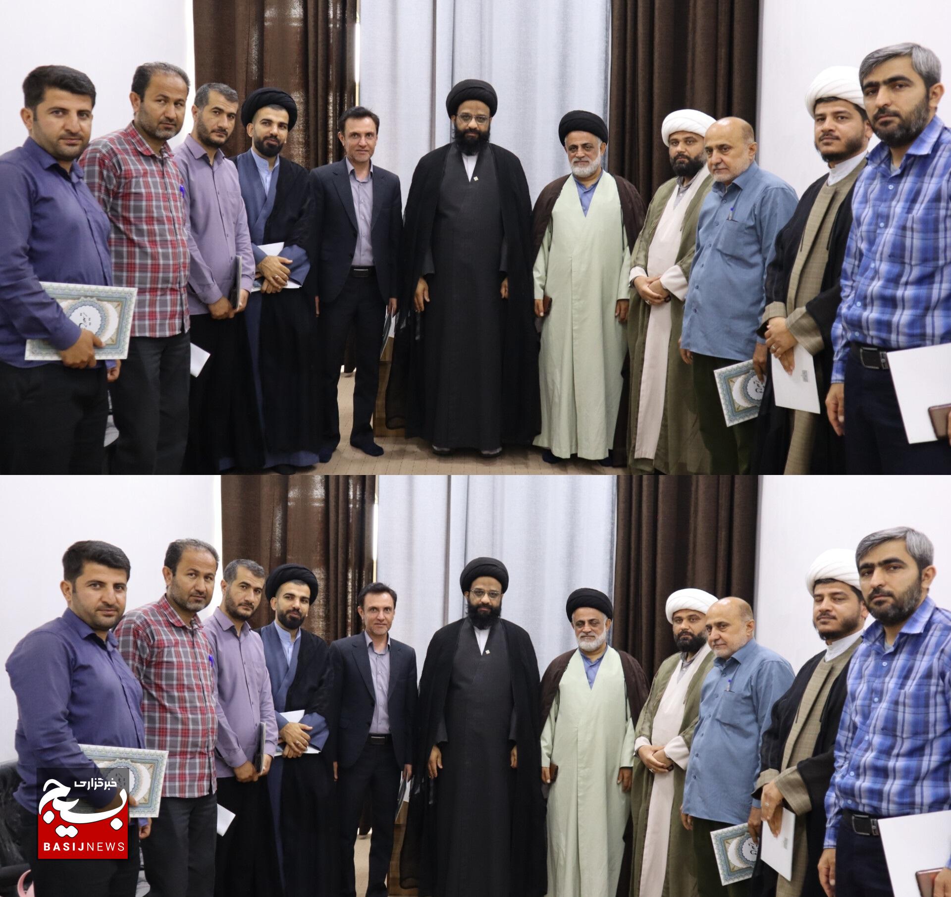 تجلیل از مربیان عقیدتی سیاسی به مناسبت هفته عقیدتی سیاسی در ناحیه ایذه تجلیل از مربیان عقیدتی سیاسی به مناسبت هفته عقیدتی سیاسی در ناحیه ایذه