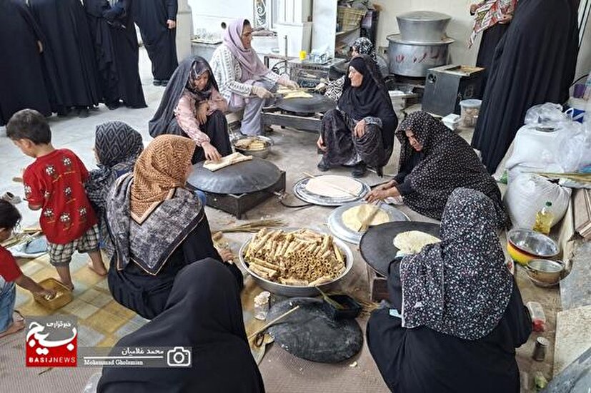 پخت نان و شیرینی محلّی توسط خواهران جهادگر بنکی برای رزمندگان