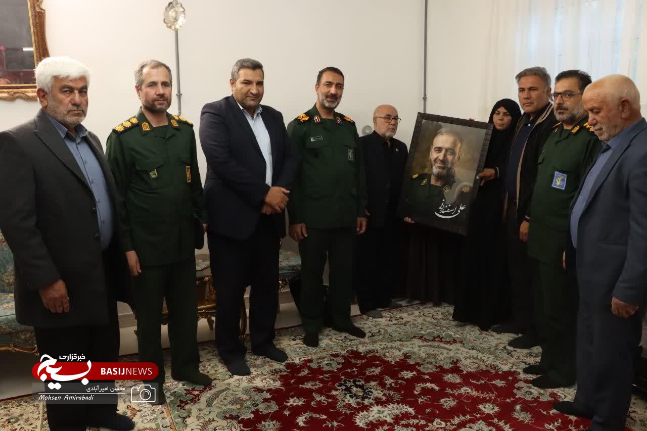 شهدا چراغ راه ملت ایران هستند شهدا چراغ راه ملت ایران هستند