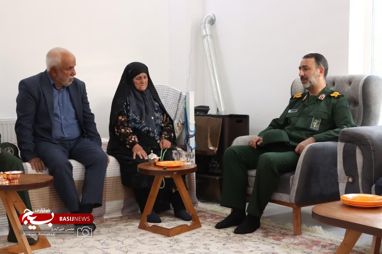 شهدا چراغ راه ملت ایران هستند شهدا چراغ راه ملت ایران هستند