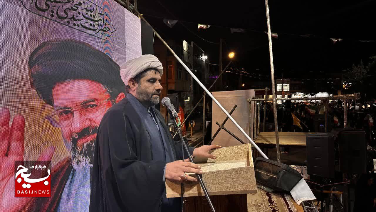 مسئول دفتر نمایندگی ولی فقیه سپاه سمنان: جمهوری اسلامی در حال نقش‌آفرینی در نظم جدید جهانی است