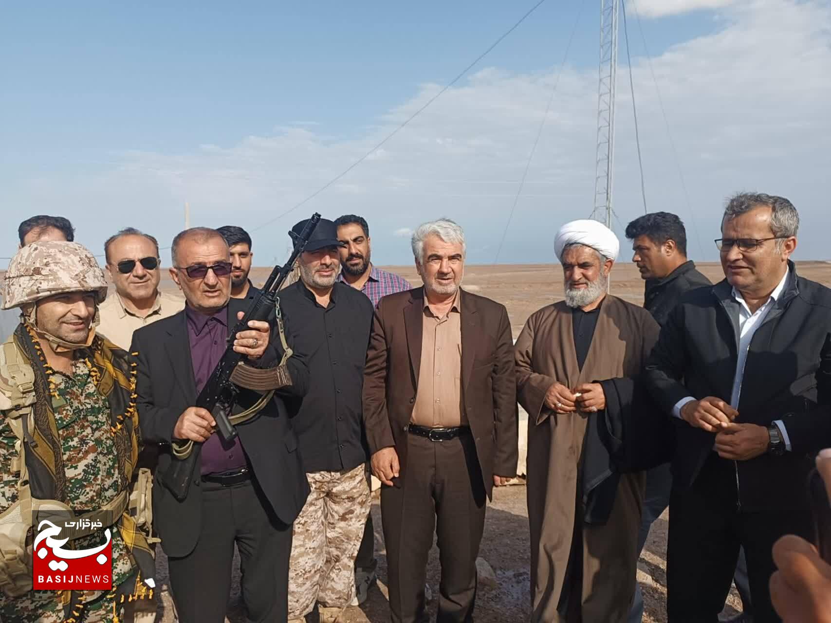 دیدار مسئولان کهگیلویه و بویراحمد با رزمندگان و مرزبانان تیپ ۴۸ فتح در مناطق مرزی جنوب کشور دیدار مسئولان کهگیلویه و بویراحمد با رزمندگان و مرزبانان تیپ ۴۸ فتح در مناطق مرزی جنوب کشور
