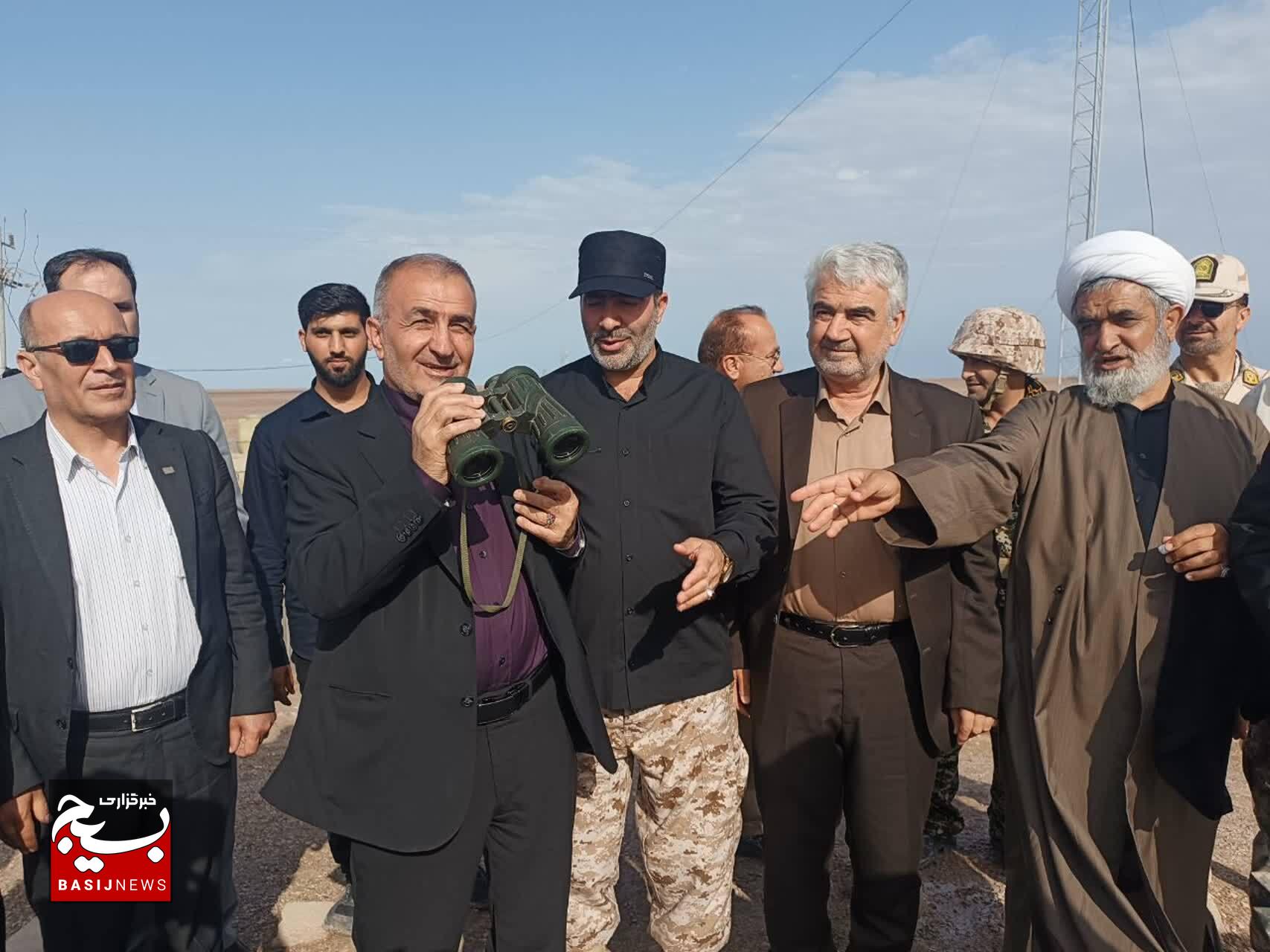 دیدار مسئولان کهگیلویه و بویراحمد با رزمندگان و مرزبانان تیپ ۴۸ فتح در مناطق مرزی جنوب کشور دیدار مسئولان کهگیلویه و بویراحمد با رزمندگان و مرزبانان تیپ ۴۸ فتح در مناطق مرزی جنوب کشور