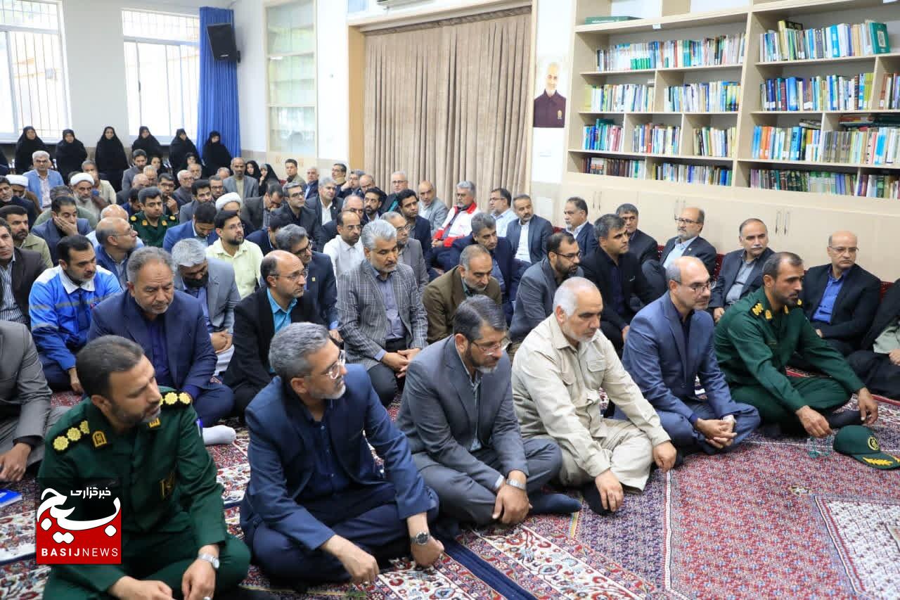 شهادت رهبر انقلاب اسلامی موجب بیداری مردم جهان شد