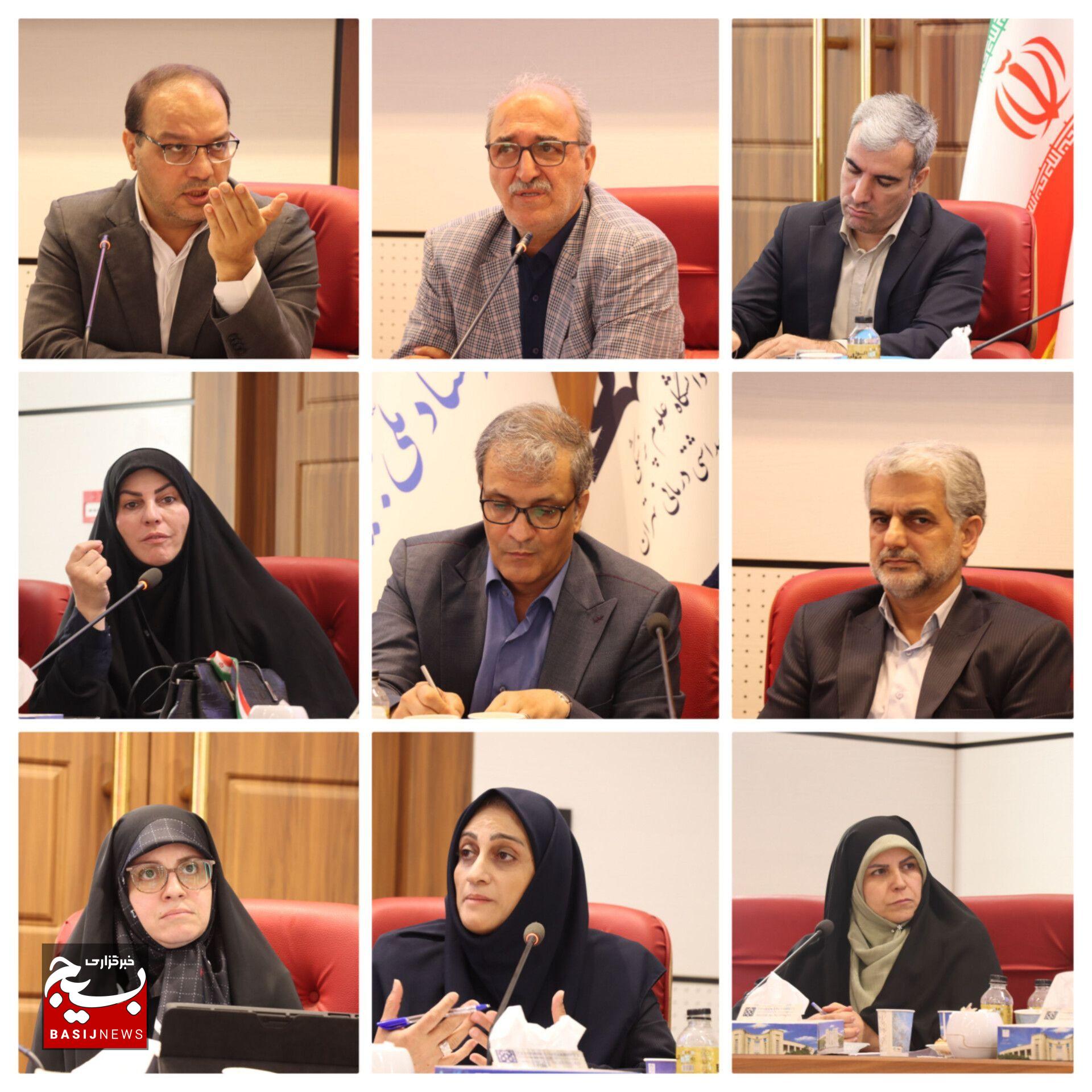پنل تخصصی «سیاستهای جوانی جمعیت، ازدواج، تحکیم خانواده و کارت امید مادر» نیز برگزار شد پنل تخصصی «سیاستهای جوانی جمعیت، ازدواج، تحکیم خانواده و کارت امید مادر» نیز برگزار شد