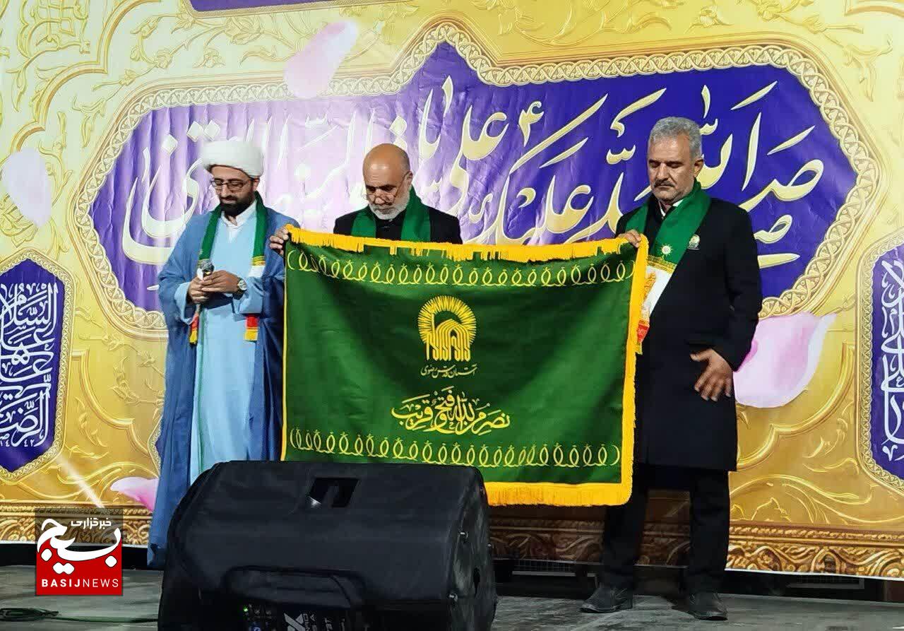 کاروان زیر سایه خورشید
