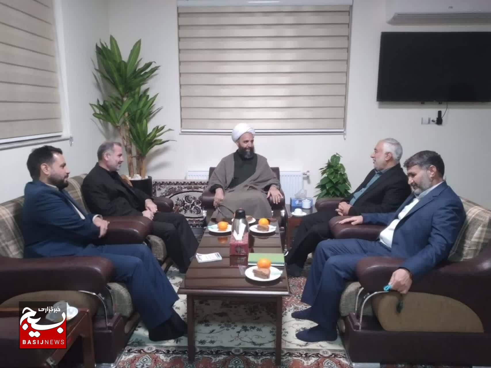 سردار مسلمی: توجه به دانشآموزان یک ضرورت راهبردی است/ سردار مهدوی: در کنار بسیج دانشآموزی میایستیم سردار مسلمی: توجه به دانشآموزان یک ضرورت راهبردی است/ سردار مهدوی: در کنار بسیج دانشآموزی میایستیم