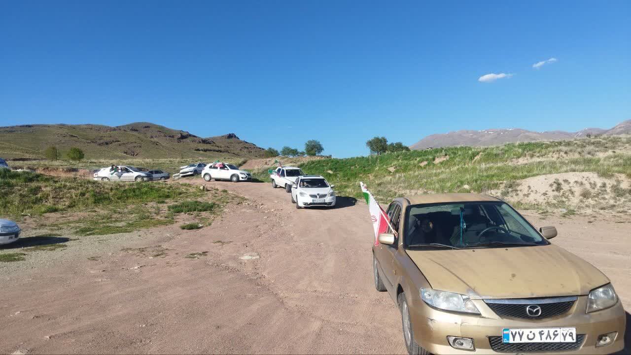 رژه خودرویی اهالی روستای زرجه‌بستان آبیک برگزار شد