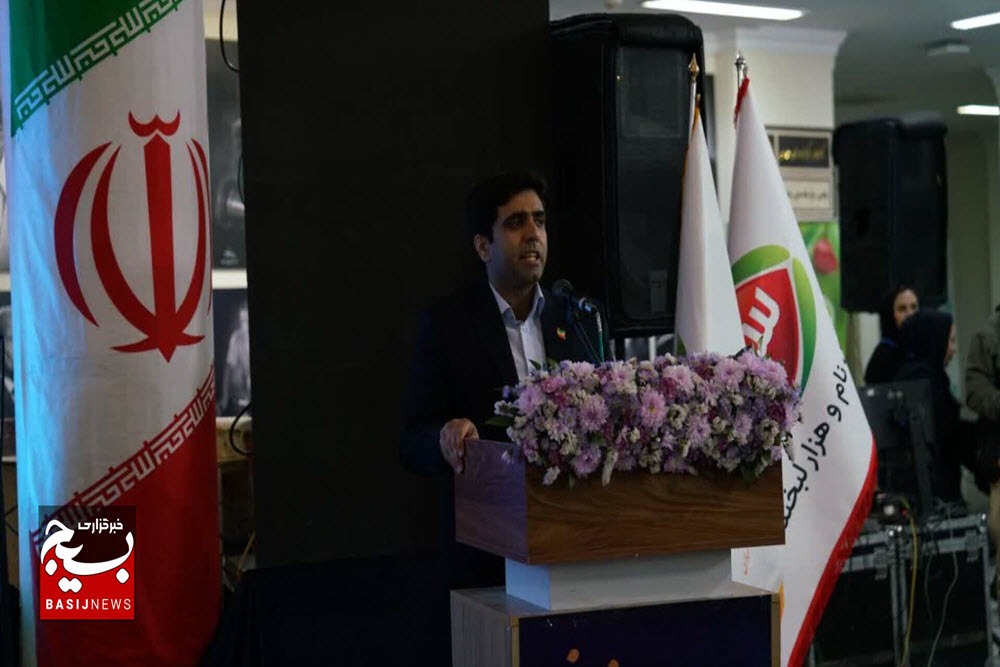 فردوسی به تنهایی یک فرهنگستان است