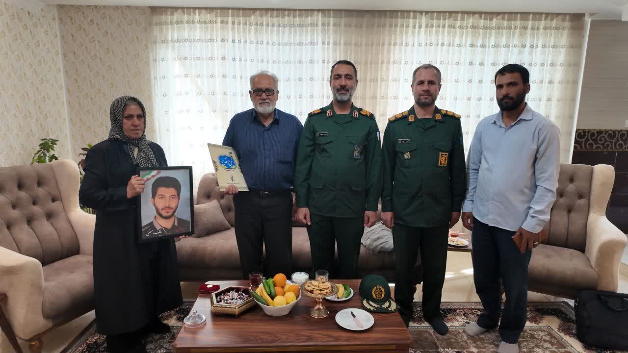 فرهنگ ایثار و شهادت، سدّی در برابر توطئههای دشمن است فرهنگ ایثار و شهادت، سدّی در برابر توطئههای دشمن است