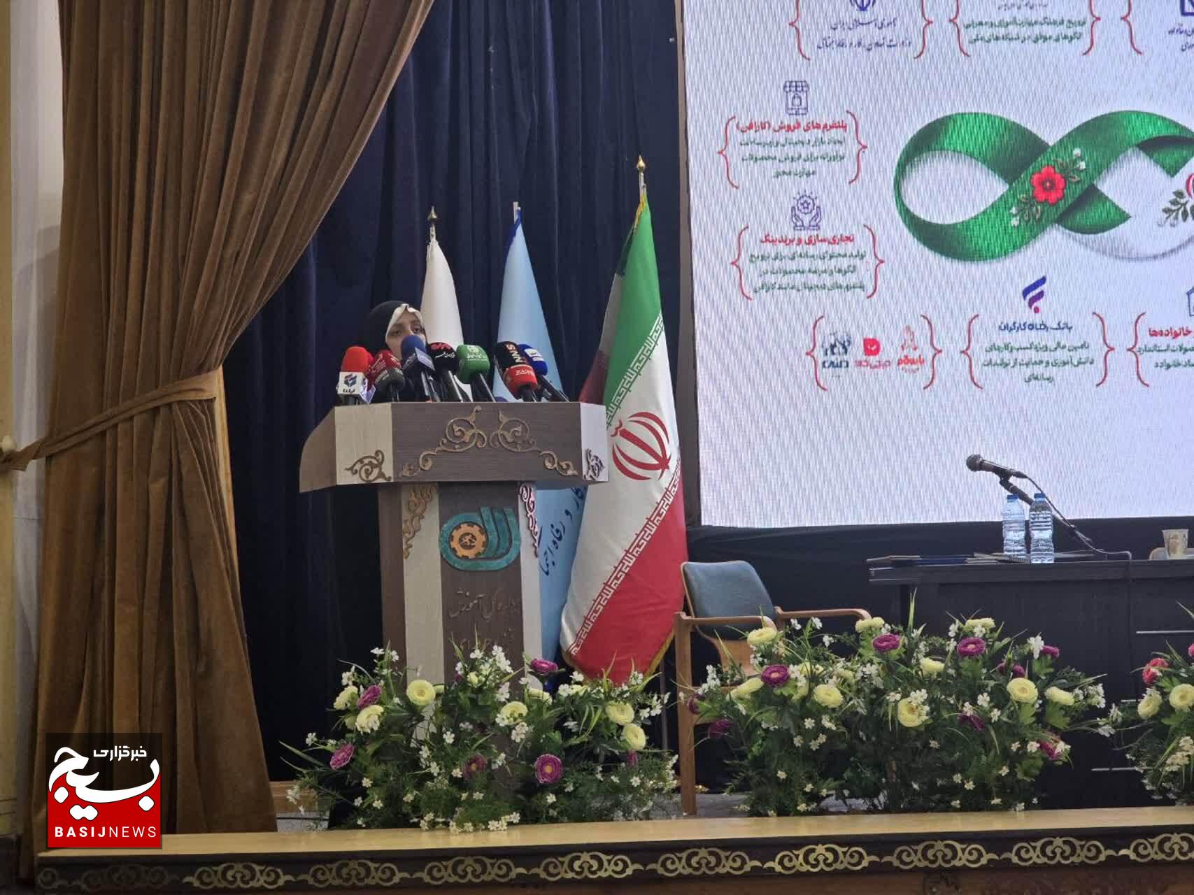 محصولات زنان کارآفرین، سفیران فرهنگی ایران در بازارهای جهانی میشوند محصولات زنان کارآفرین، سفیران فرهنگی ایران در بازارهای جهانی میشوند