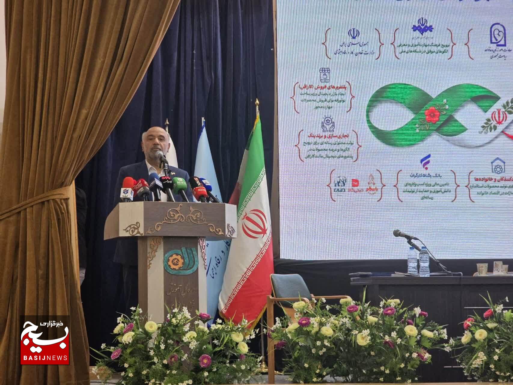 همافزایی دستگاههای دولتی، کلید عبور از رویکردهای جزیرهای در اقتصاد است همافزایی دستگاههای دولتی، کلید عبور از رویکردهای جزیرهای در اقتصاد است