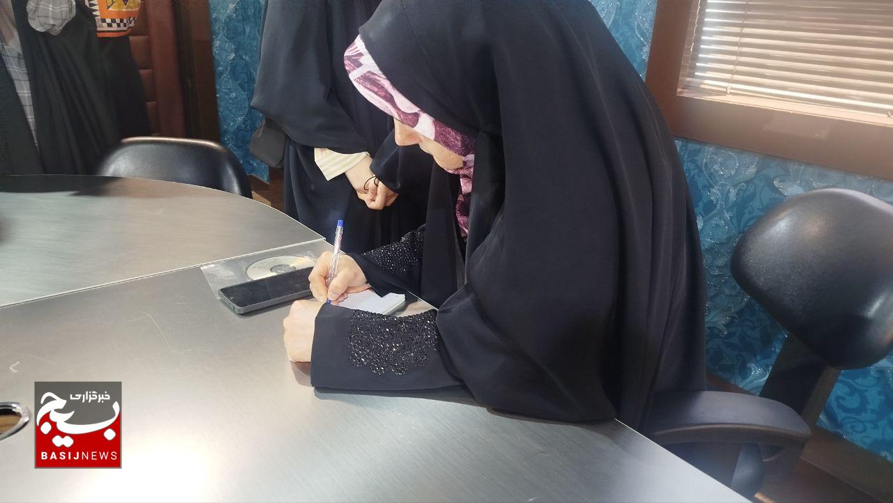 خبرنگاری که مانع توقف روایت حقیقت در قلب اروپا شد خبرنگاری که مانع توقف روایت حقیقت در قلب اروپا شد