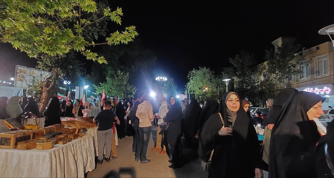 میدان میرعماد، صحنه روایت «صد روز حماسه» در زبان هنر+عکس میدان میرعماد، صحنه روایت «صد روز حماسه» در زبان هنر+عکس