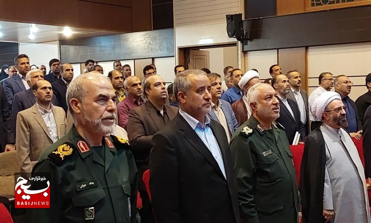 جهاد تبیین و جهاد خدمت، مردم را متحدتر و فشارهای اقتصادی را کمتر میکند جهاد تبیین و جهاد خدمت، مردم را متحدتر و فشارهای اقتصادی را کمتر میکند