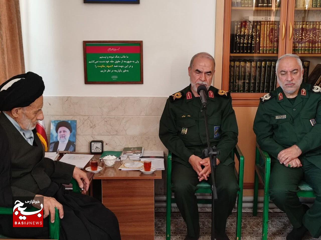 رهبر شهید انقلاب بیش از ۳۷ سال برای ساختن ایران قوی مجاهدت کردند رهبر شهید انقلاب بیش از ۳۷ سال برای ساختن ایران قوی مجاهدت کردند