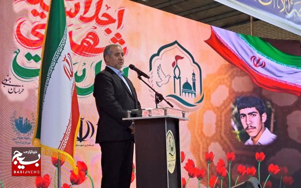 رمز موفقیت جمهوری اسلامی ایران، وحدت مردم و تبعیت از ولایت است رمز موفقیت جمهوری اسلامی ایران، وحدت مردم و تبعیت از ولایت است