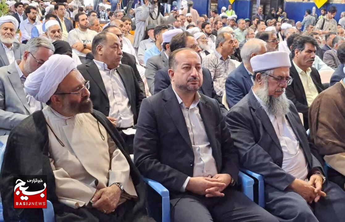 ایستادگی در برابر مستکبران دنیا، افتخار ایران اسلامی است ایستادگی در برابر مستکبران دنیا، افتخار ایران اسلامی است