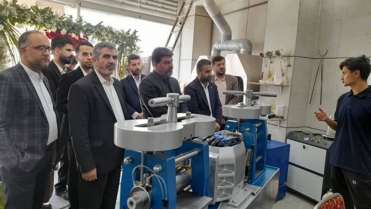 افتتاح اولین کارگاه طلاسازی صنعتی در استان قزوین افتتاح اولین کارگاه طلاسازی صنعتی در استان قزوین