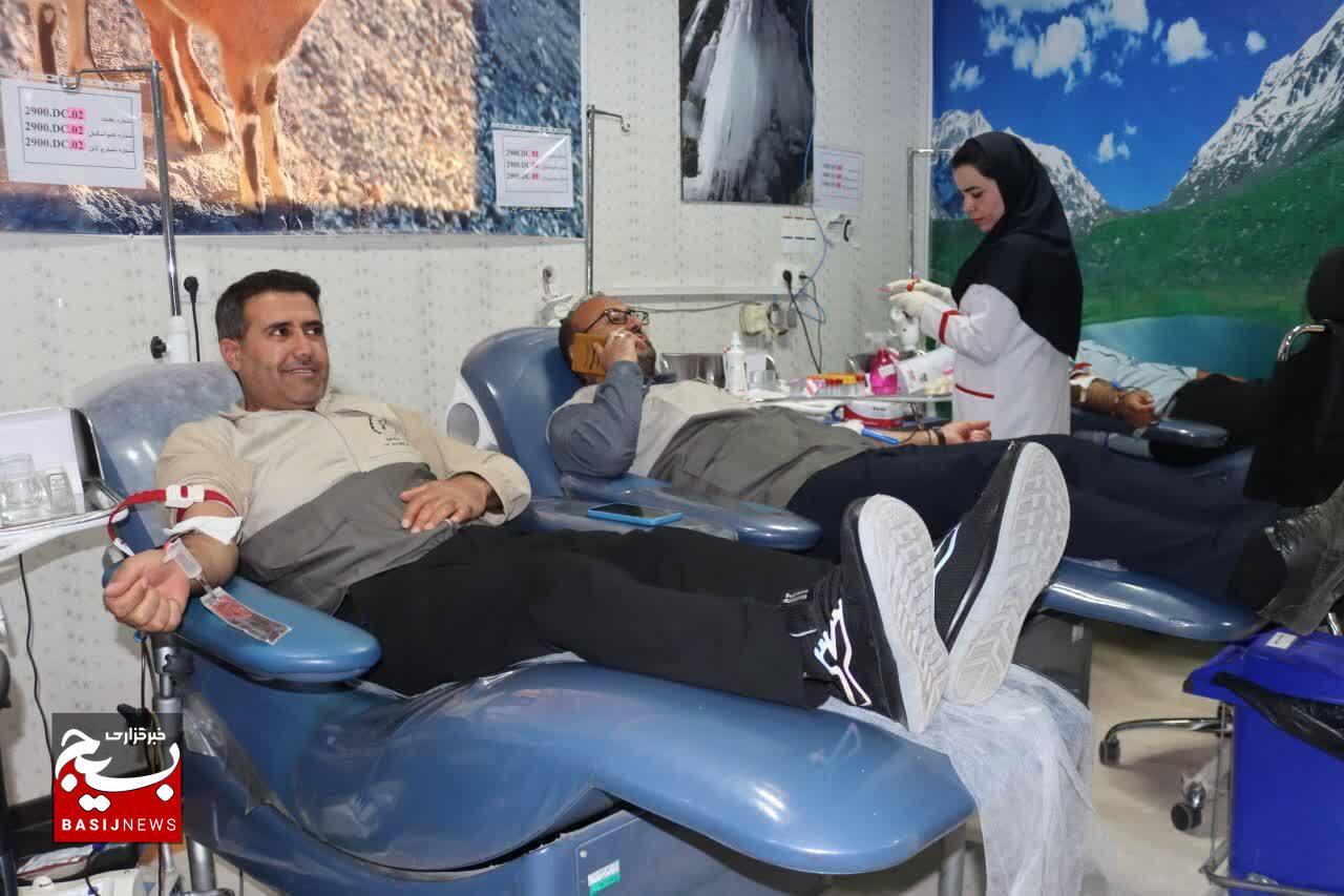 اقدام جهادی کارکنان بسیج سازندگی سپاه فتح کهگیلویه و بویراحمد در طرح اهدای خون