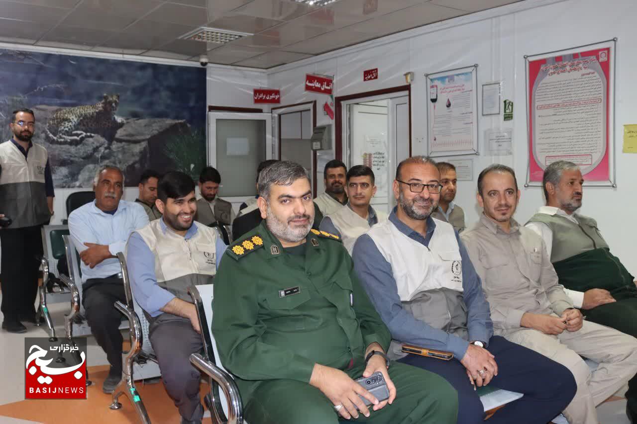 اقدام جهادی کارکنان بسیج سازندگی سپاه فتح کهگیلویه و بویراحمد در طرح اهدای خون