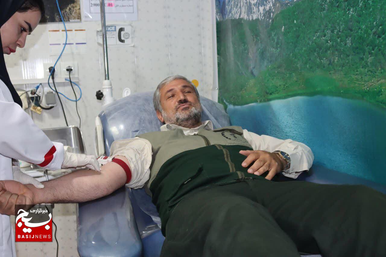 اقدام جهادی کارکنان بسیج سازندگی سپاه فتح کهگیلویه و بویراحمد در طرح اهدای خون