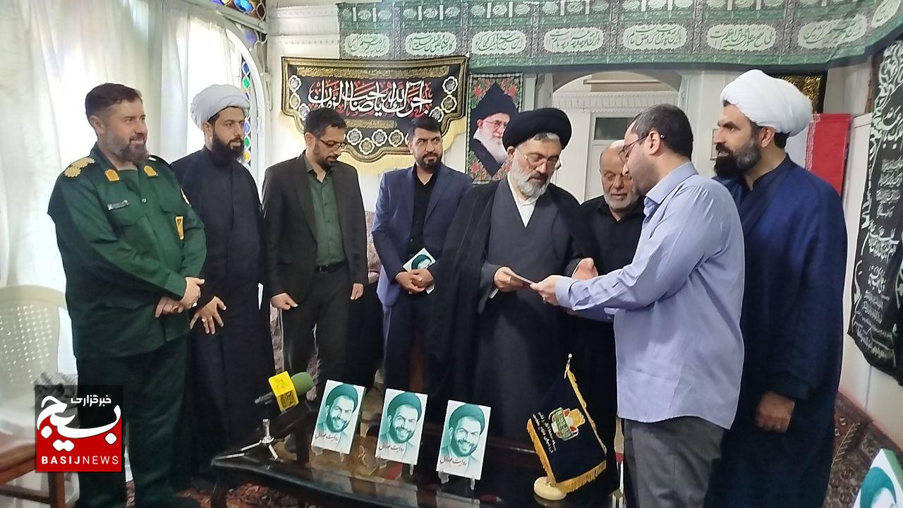از کتاب «روایت صادق» درباره سیره و سبک زندگی شهید روحانی میرصادق حبیب‌زاده کوزانی در رشت رونمایی شد