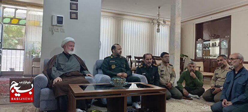 دیدار مسؤولان شاهرود با خانواده شهدای بیت‌المقدس در سالروز فتح خرمشهر